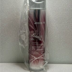 JOICO DEFY DAMAGE DETOX SHAMPOO removes metals, trace minerals & chlorine